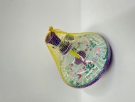 Юла прозрачная "Elefantino" Слоник", цвет: фиолетовый пластик, в сетке 14,5*15,5 см. Юла прозрачная "Elefantino" Слоник", цвет: фиолетовый пластик, в сетке 14,5*15,5 см.